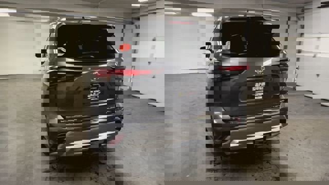 Used 2024 Toyota Highlander Platinum image 7