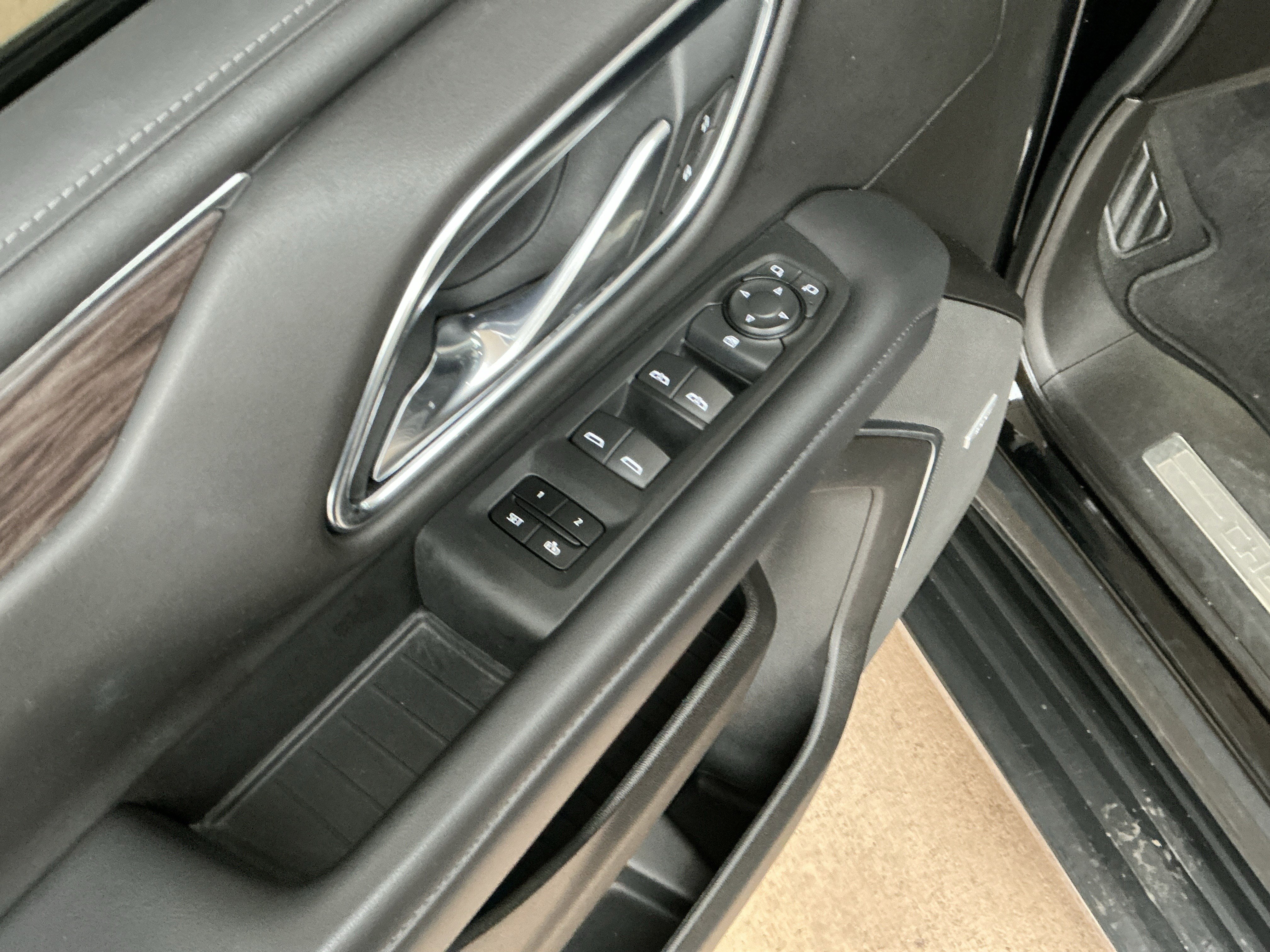 Used 2021 Chevrolet Tahoe LT image 15