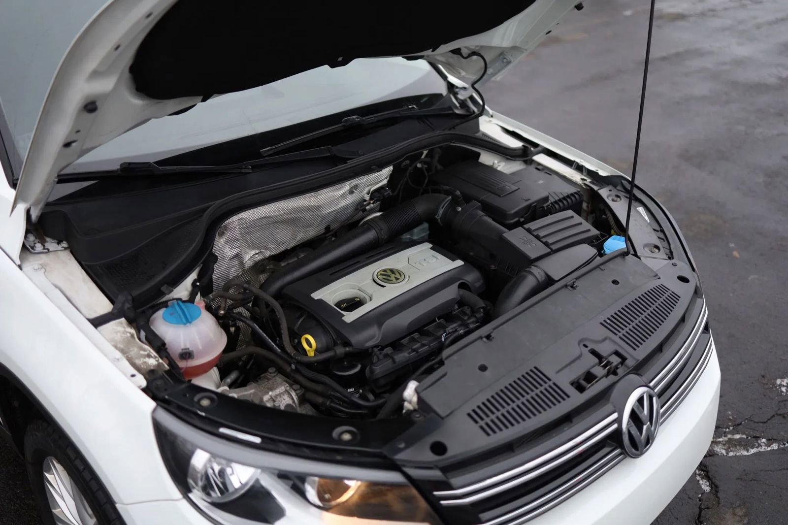 Used 2017 Volkswagen Tiguan S image 50