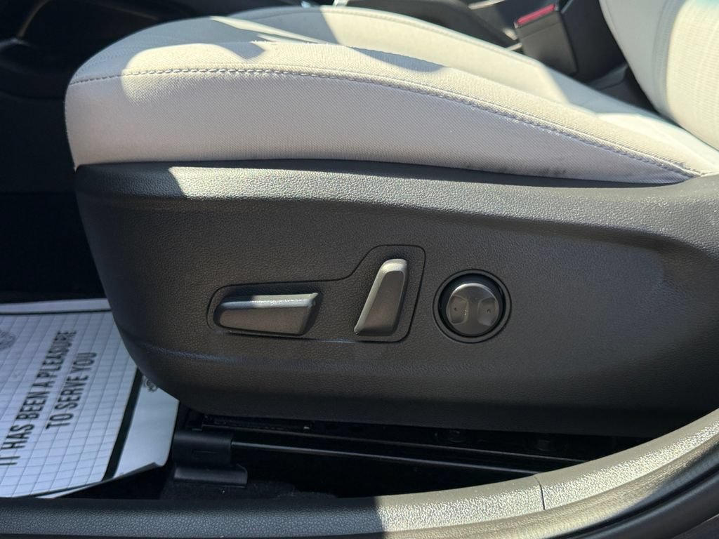 Used 2023 Hyundai Kona SEL w/ Convenience Package AWD/4WD image 17