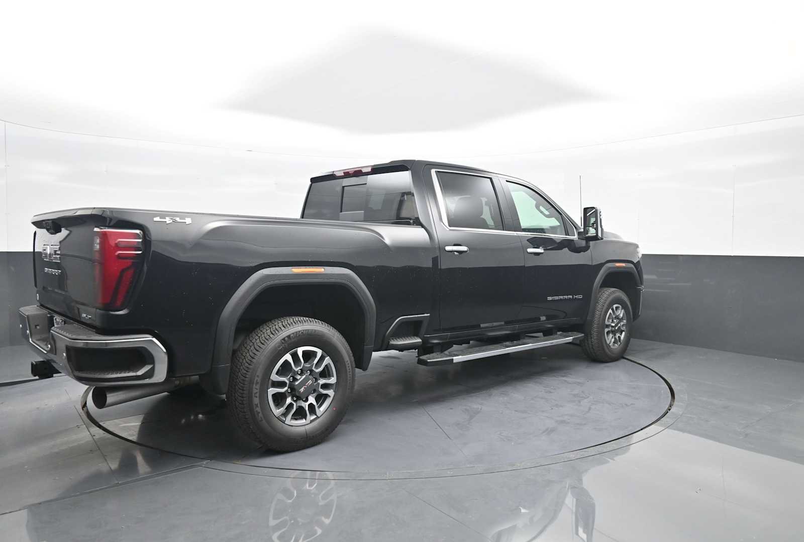 New 2026 GMC Sierra 2500 SLT w/ SLT Premium Package AWD/4WD image 8