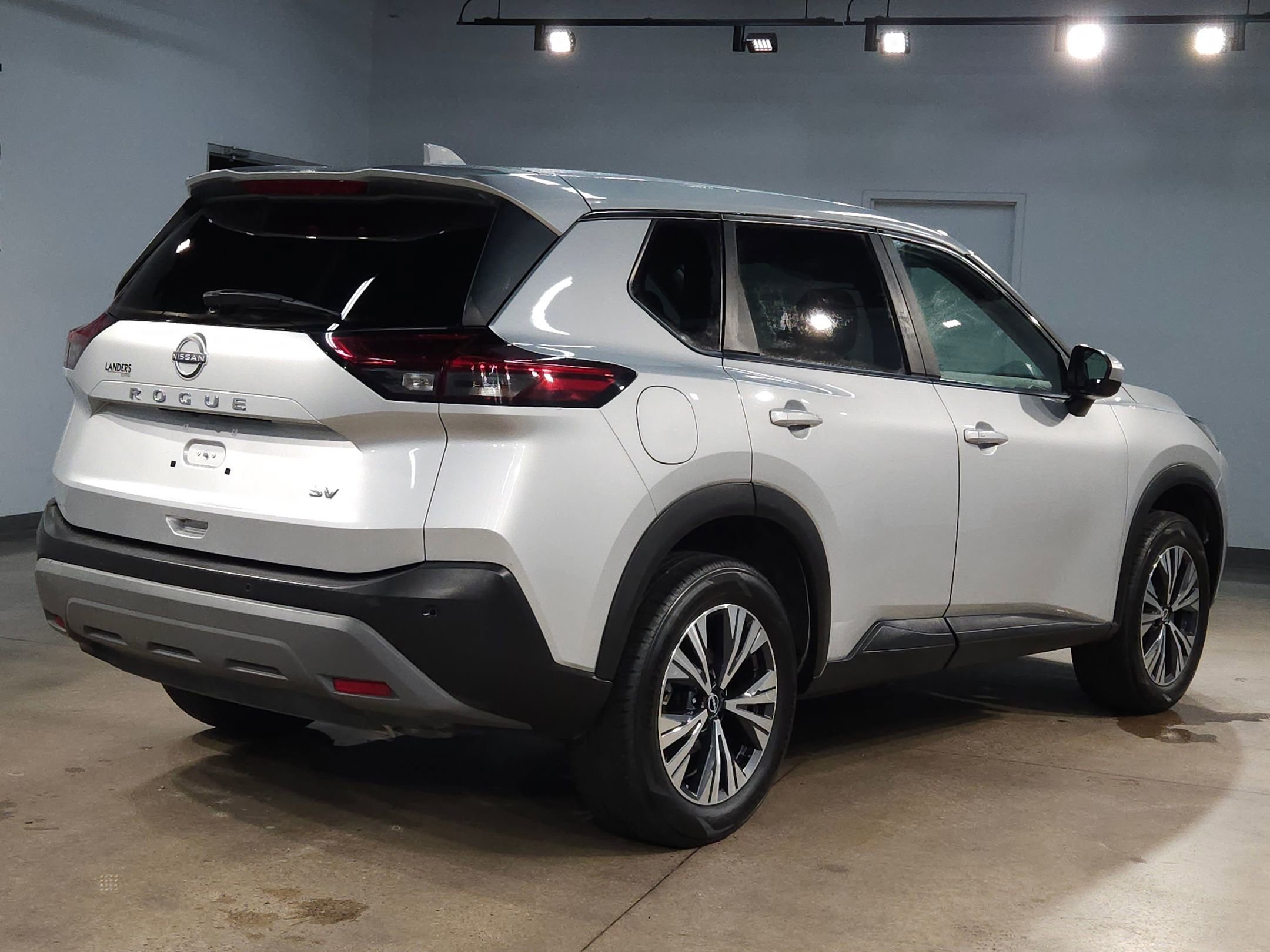 Used 2023 Nissan Rogue SV image 7