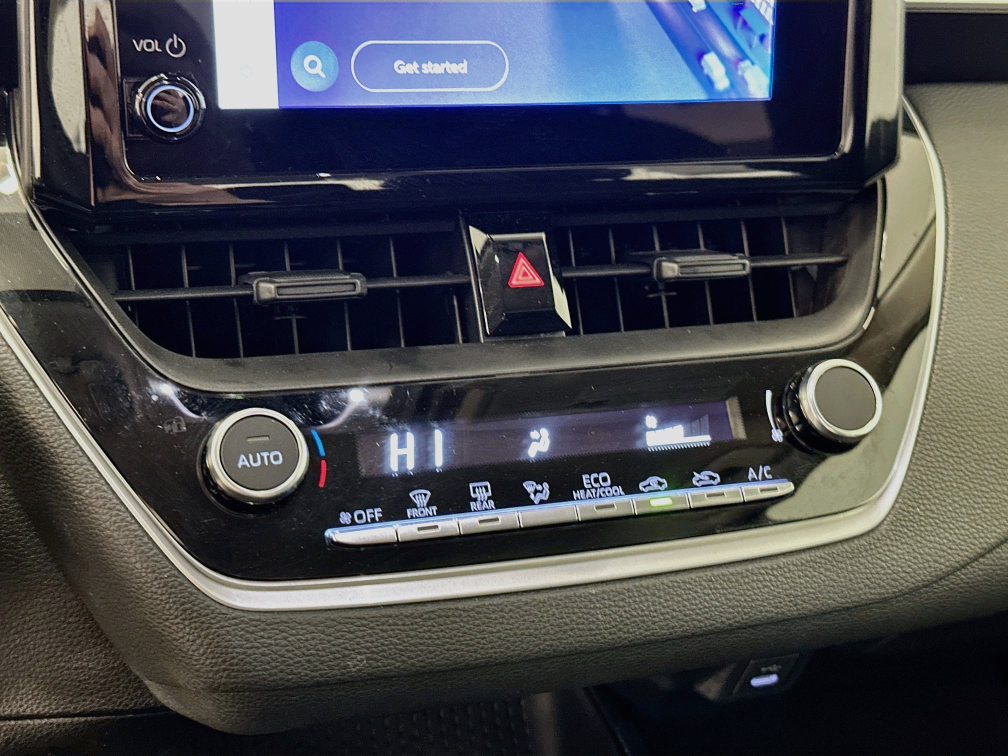Used 2025 Toyota Corolla LE FWD image 24