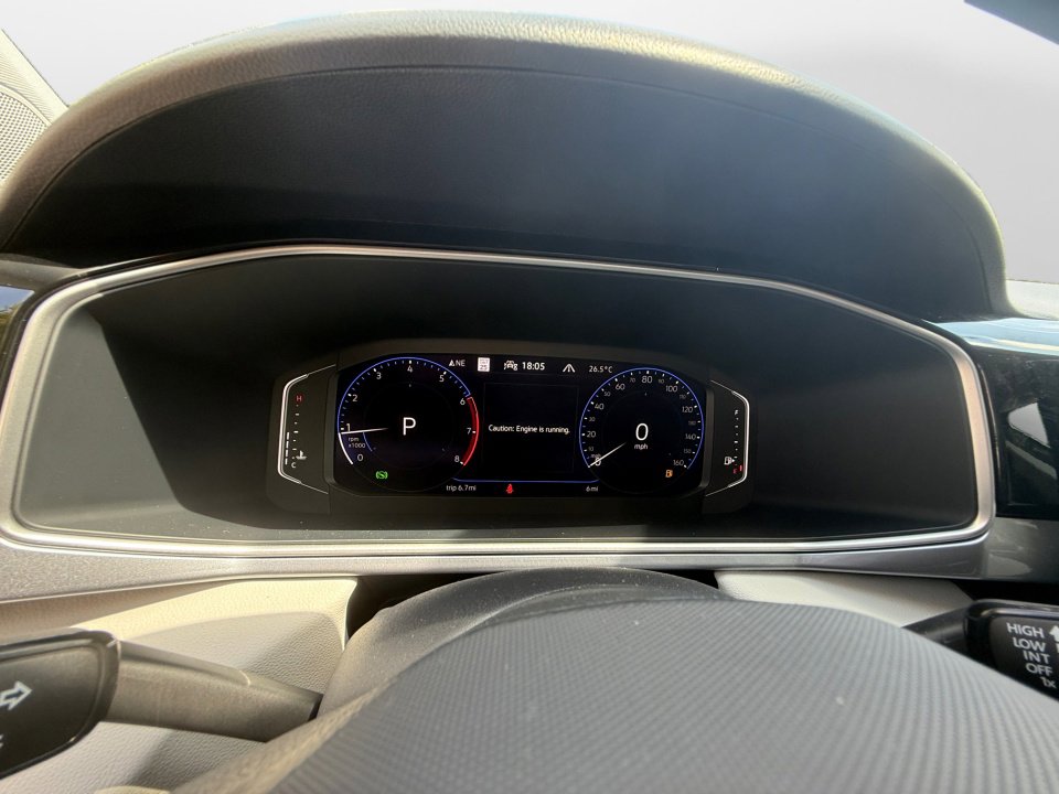 New 2025 Volkswagen Taos SEL image 11