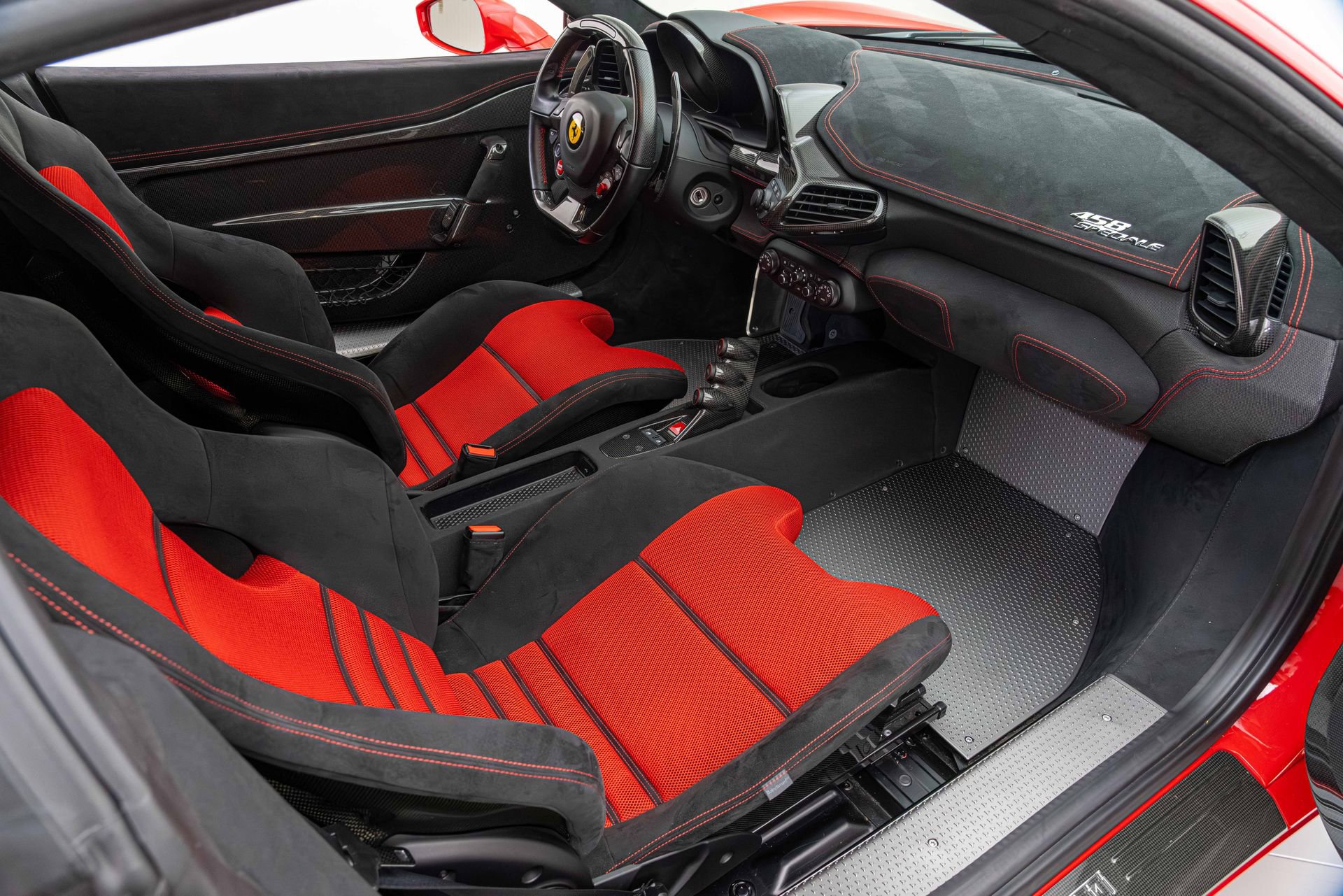 Certified 2015 Ferrari 458 Speciale Coupe RWD image 31