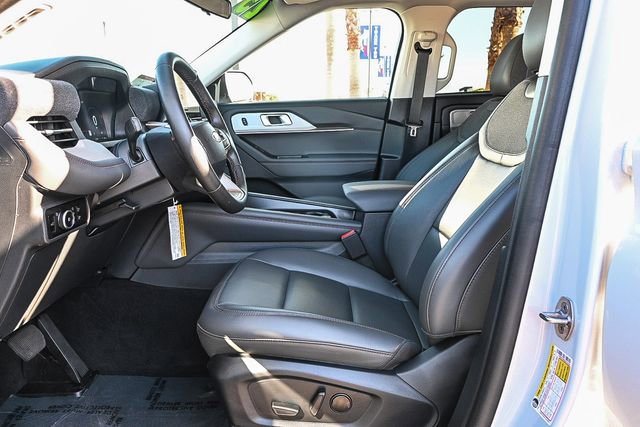 Used 2025 Ford Explorer Active w/ Active Comfort Package image 21