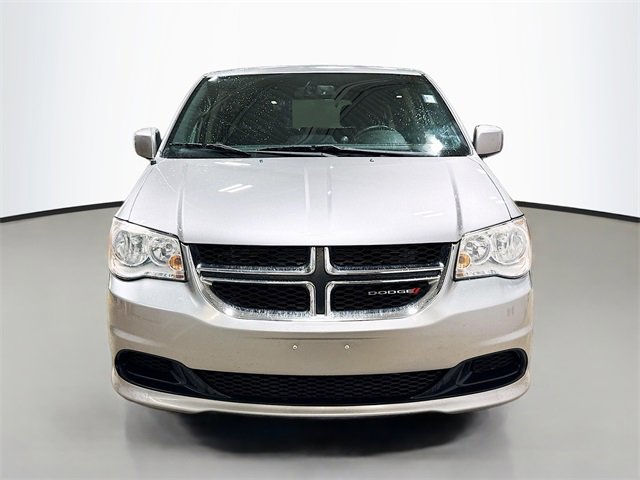 Used 2016 Dodge Grand Caravan SE image 3
