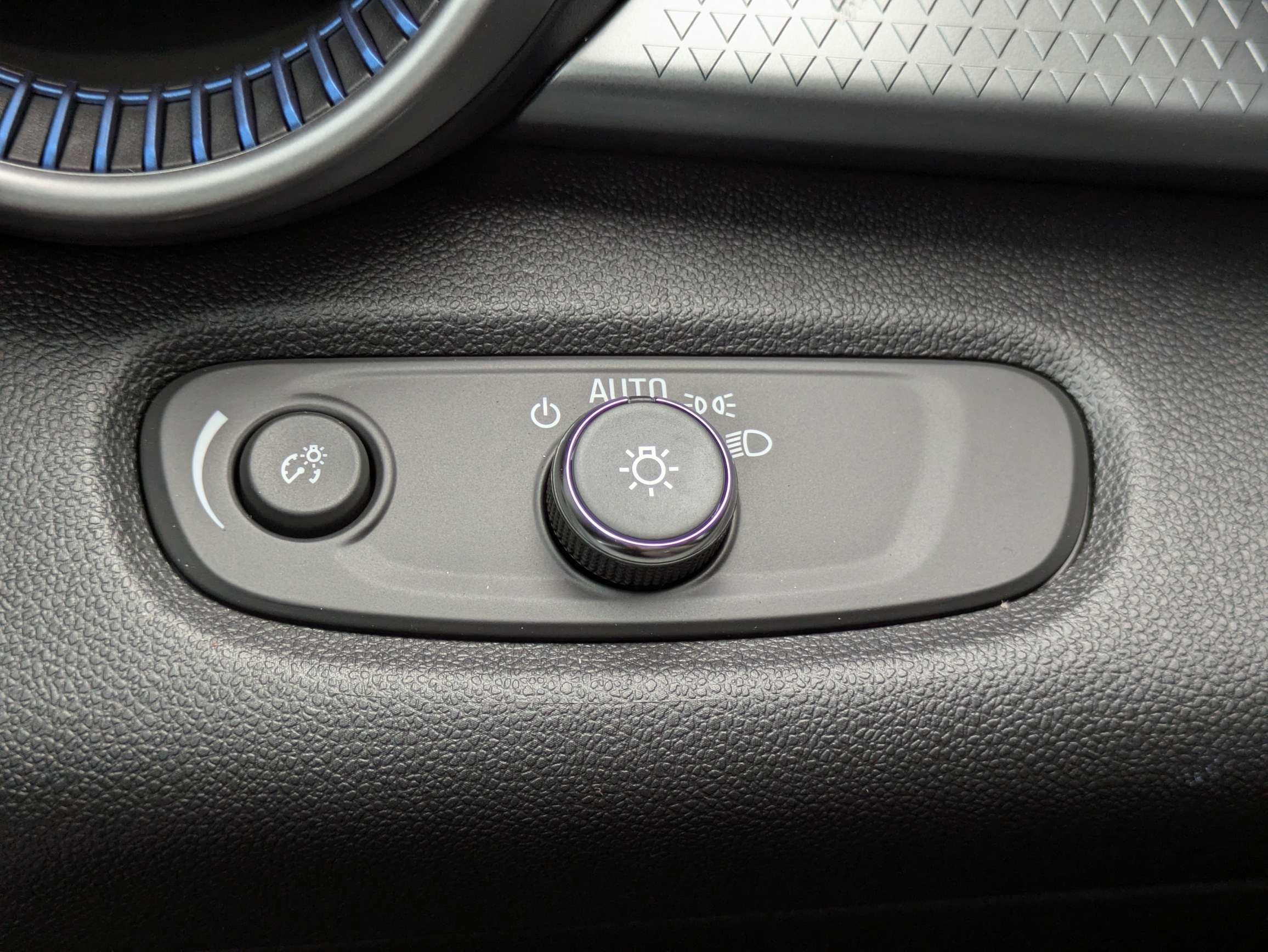 New 2026 Chevrolet Trax LS w/ LS Convenience Package FWD image 14