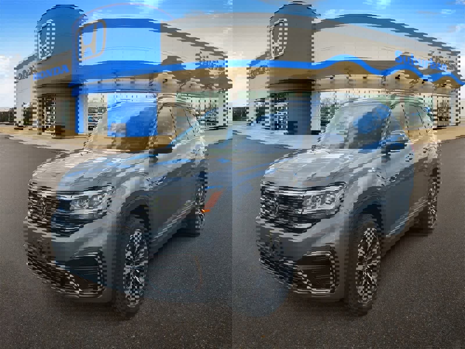 Used 2021 Volkswagen Atlas SEL R-Line image 4