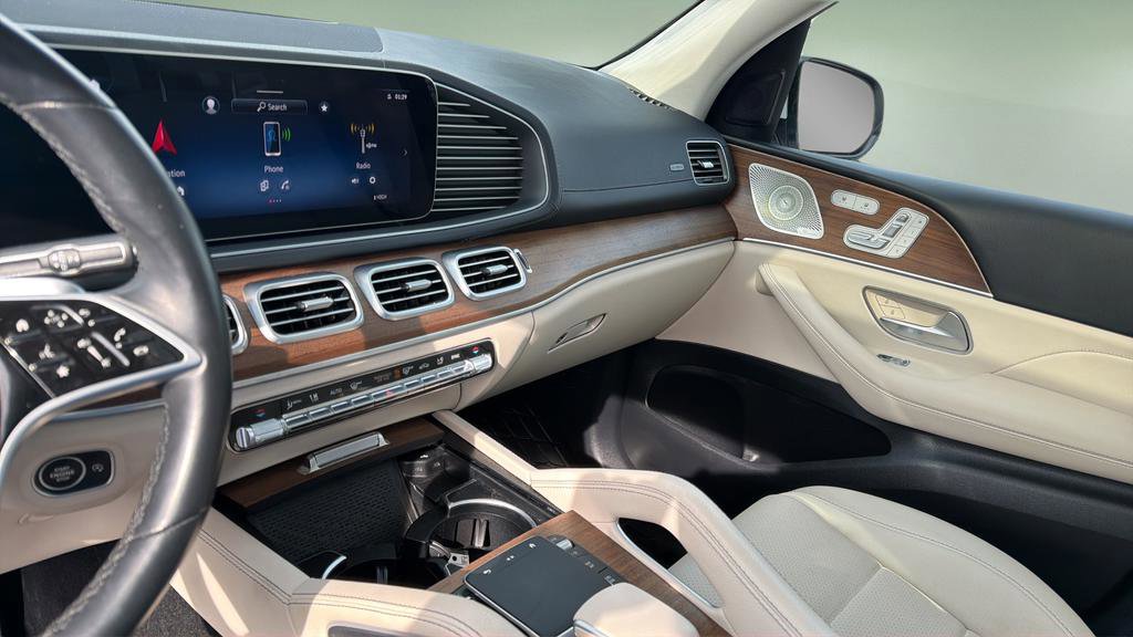 Used 2024 Mercedes-Benz GLS 450 4MATIC image 28