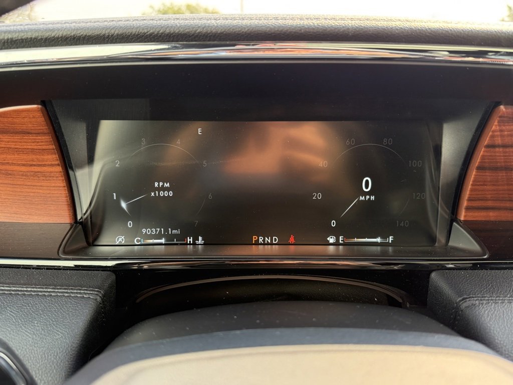 Used 2020 Lincoln Navigator Reserve w/ Luxury Package image 27