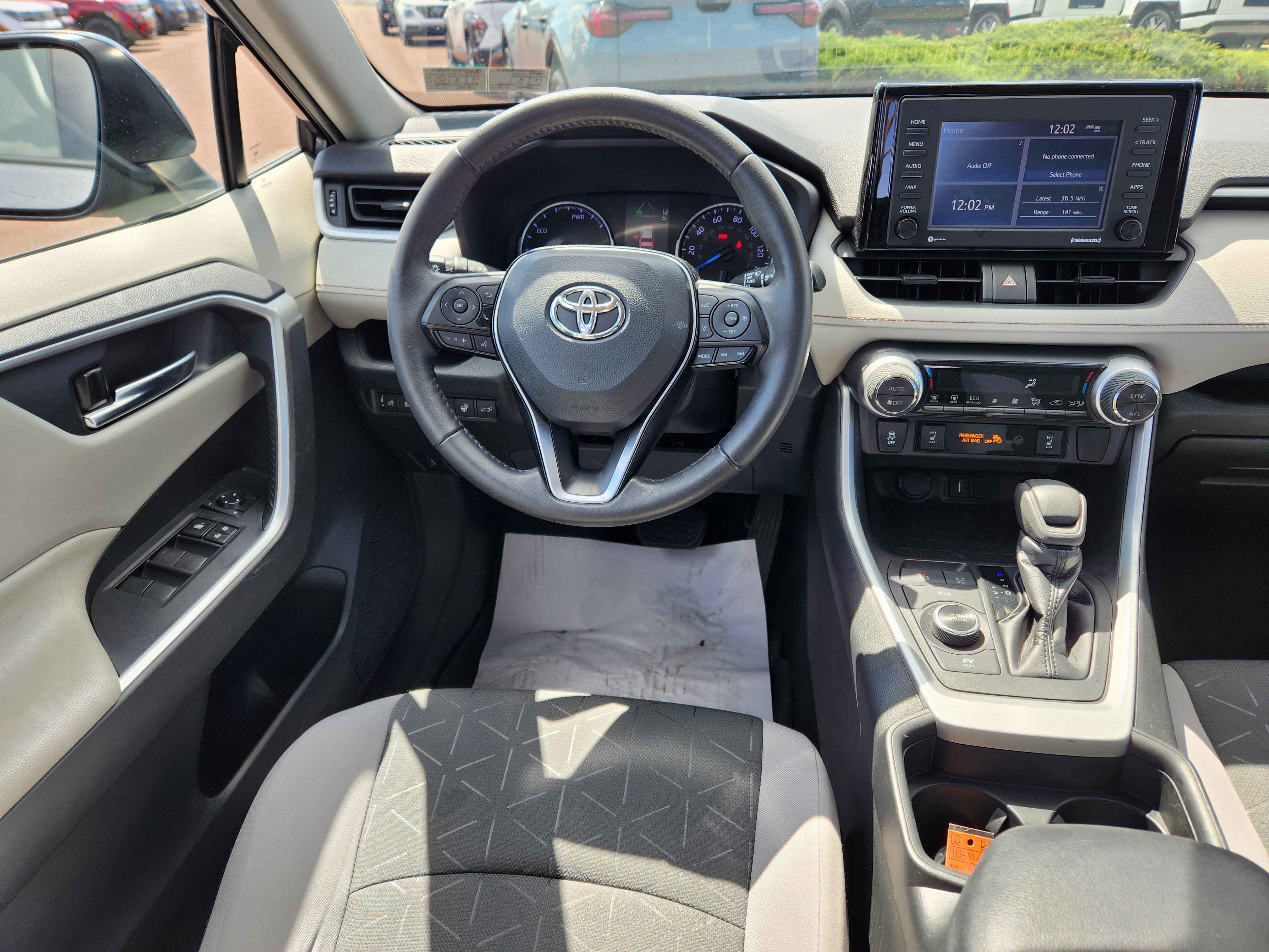 Used 2021 Toyota RAV4 XLE w/ Convenience Package image 13