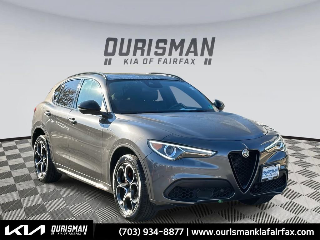 Used 2022 Alfa Romeo Stelvio Veloce image 28
