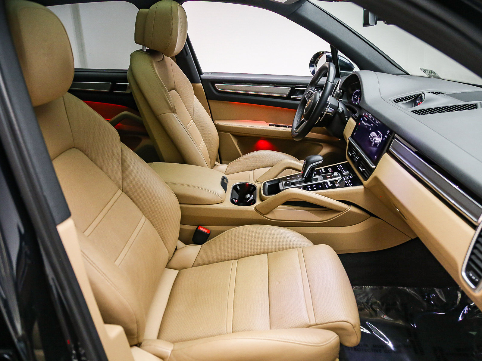 Certified 2023 Porsche Cayenne AWD/4WD image 20