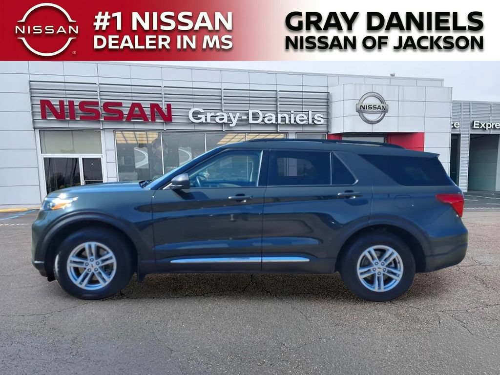 Used 2023 Ford Explorer XLT w/ Equipment Group 202A RWD image 4