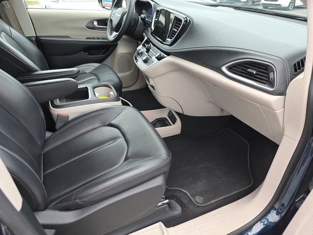 Used 2024 Chrysler Pacifica Limited FWD image 34