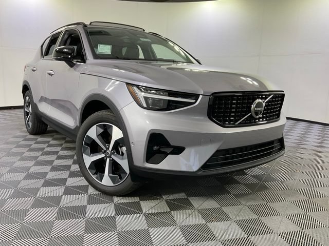 New 2026 Volvo XC40 B5 Plus w/ Protection Package Premier AWD/4WD image 48