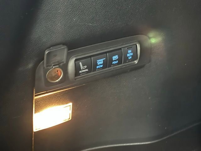 Used 2016 Ford Explorer Platinum image 13