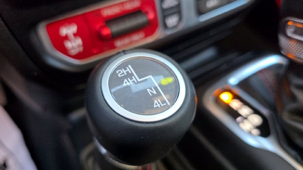 Used 2020 Jeep Gladiator Rubicon AWD/4WD image 36