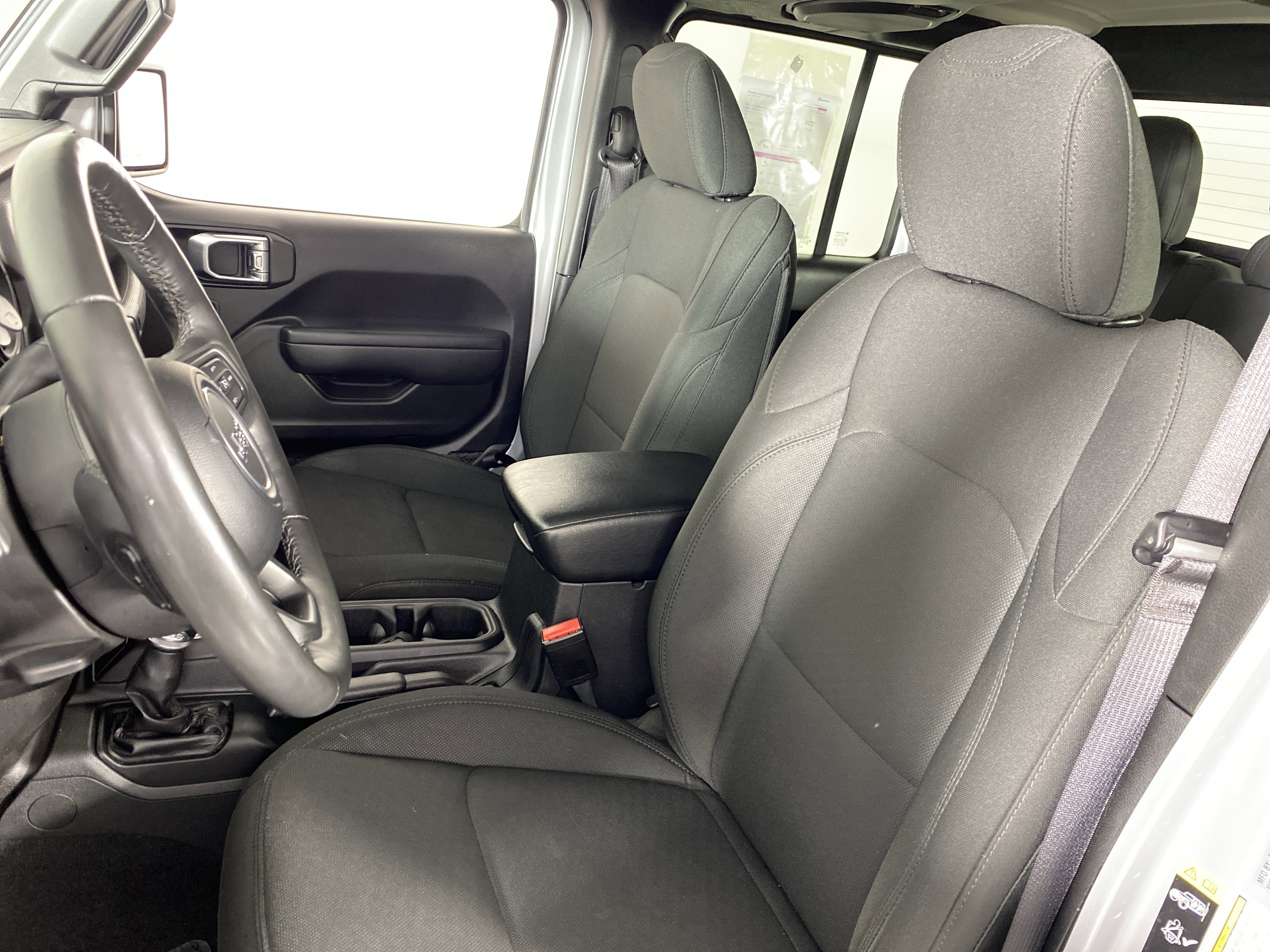 Used 2022 Jeep Gladiator Willys AWD/4WD image 16