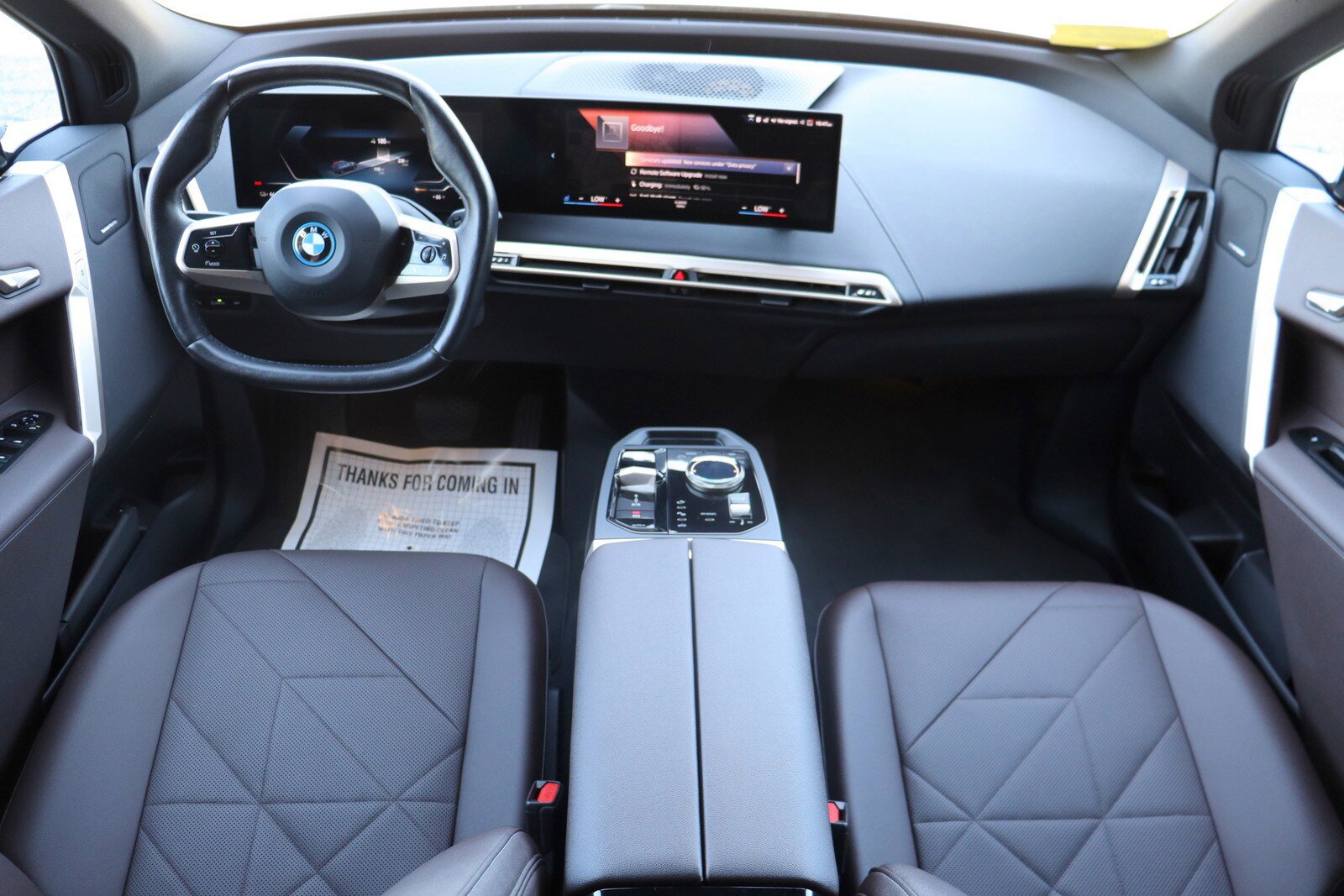 Used 2022 BMW iX xDrive50 w/ Convenience Package AWD/4WD image 9