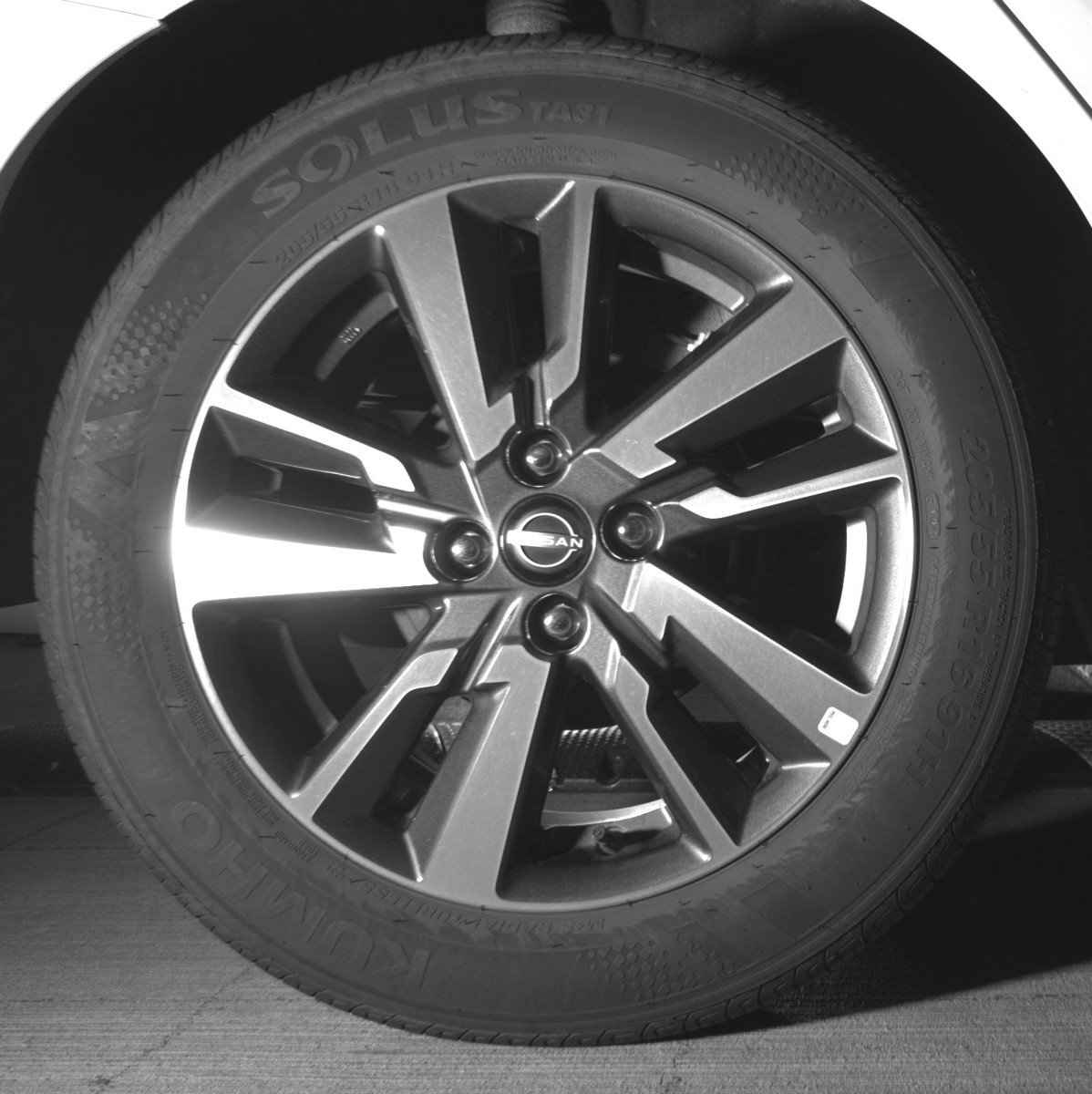 Used 2025 Nissan Versa SV FWD image 15