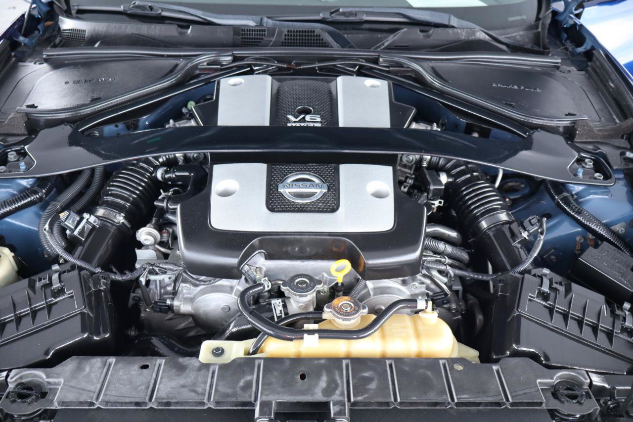 Used 2017 Nissan 370Z Coupe RWD image 34