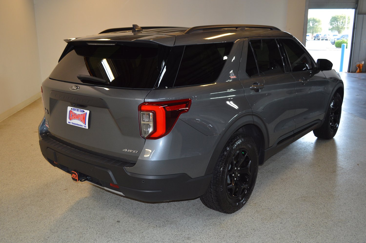 Used 2024 Ford Explorer Timberline w/ Timberline Technology Package AWD/4WD image 3