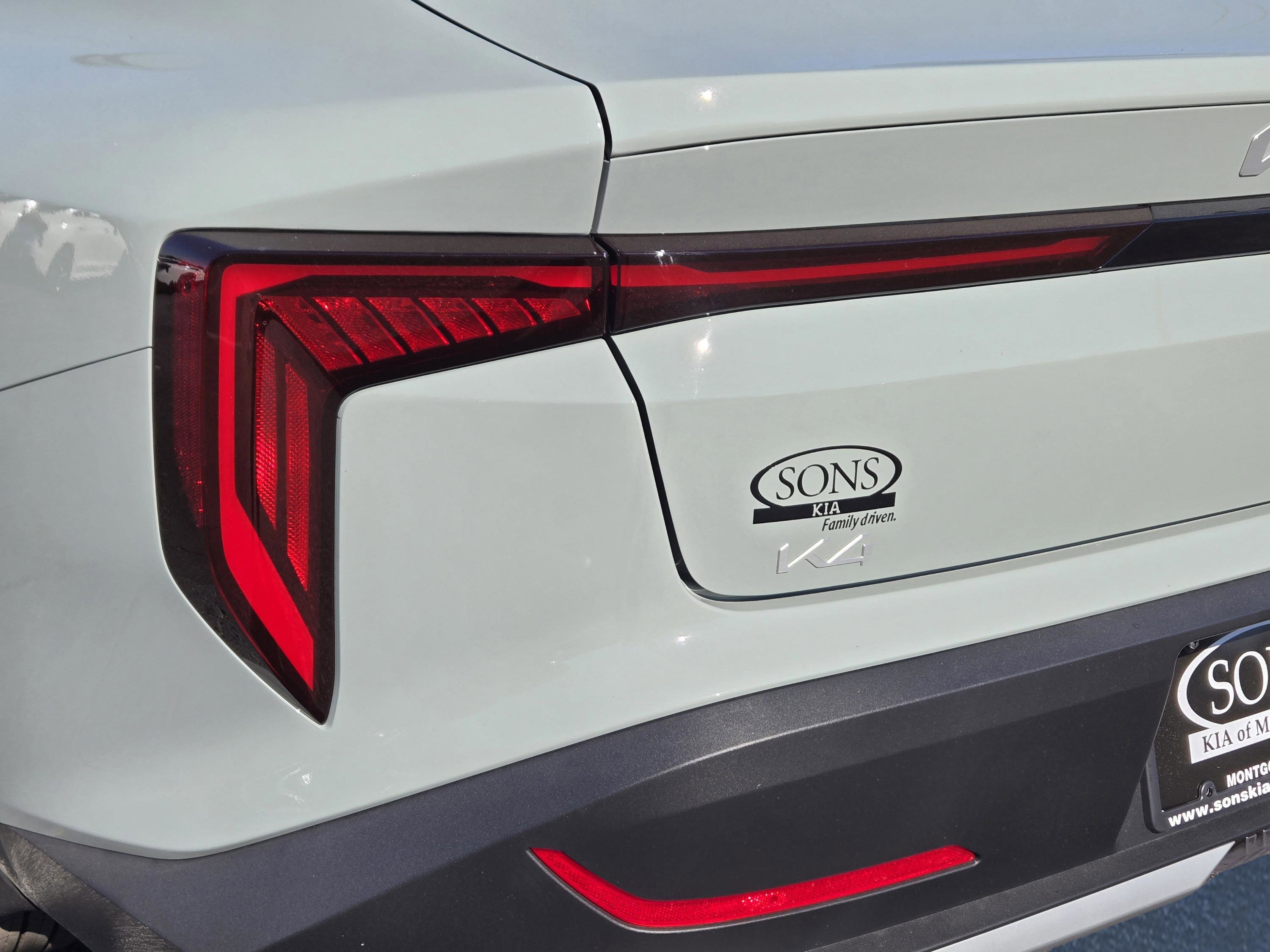 New 2025 Kia K4 EX image 9