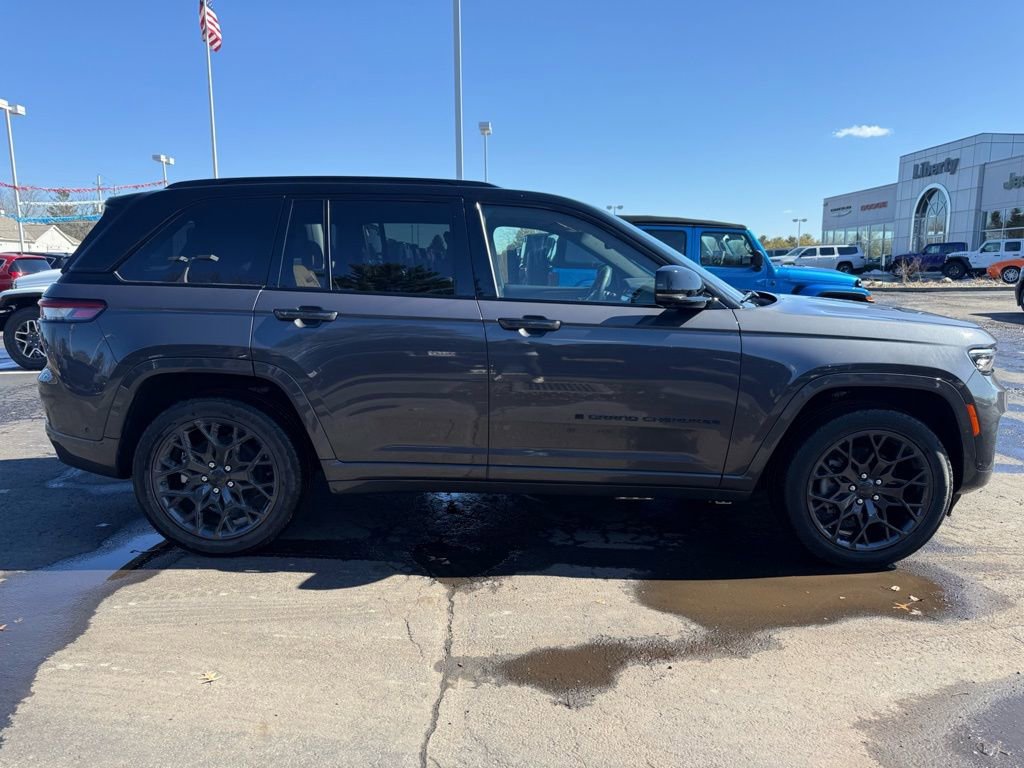 New 2025 Jeep Grand Cherokee Summit w/ High Altitude Package image 2