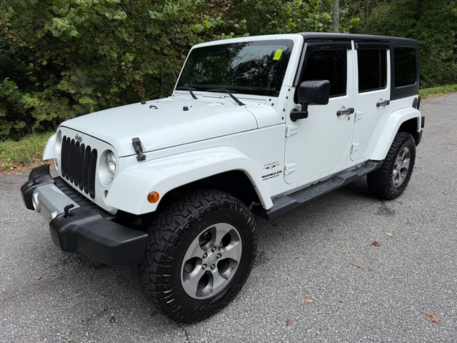 Used 2017 Jeep Wrangler Unlimited Sahara w/ Connectivity Group AWD/4WD image 2