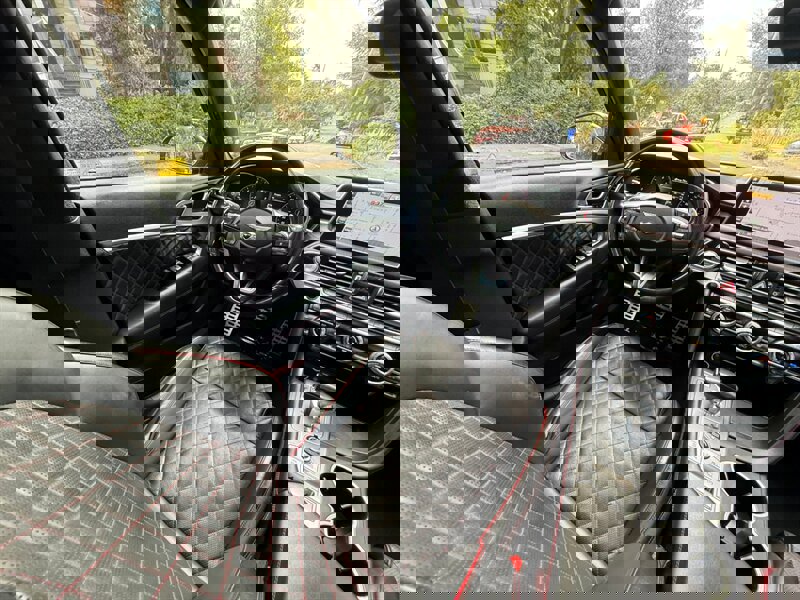 Used 2019 Genesis G70 2.0T Advanced w/ Sport Package image 17