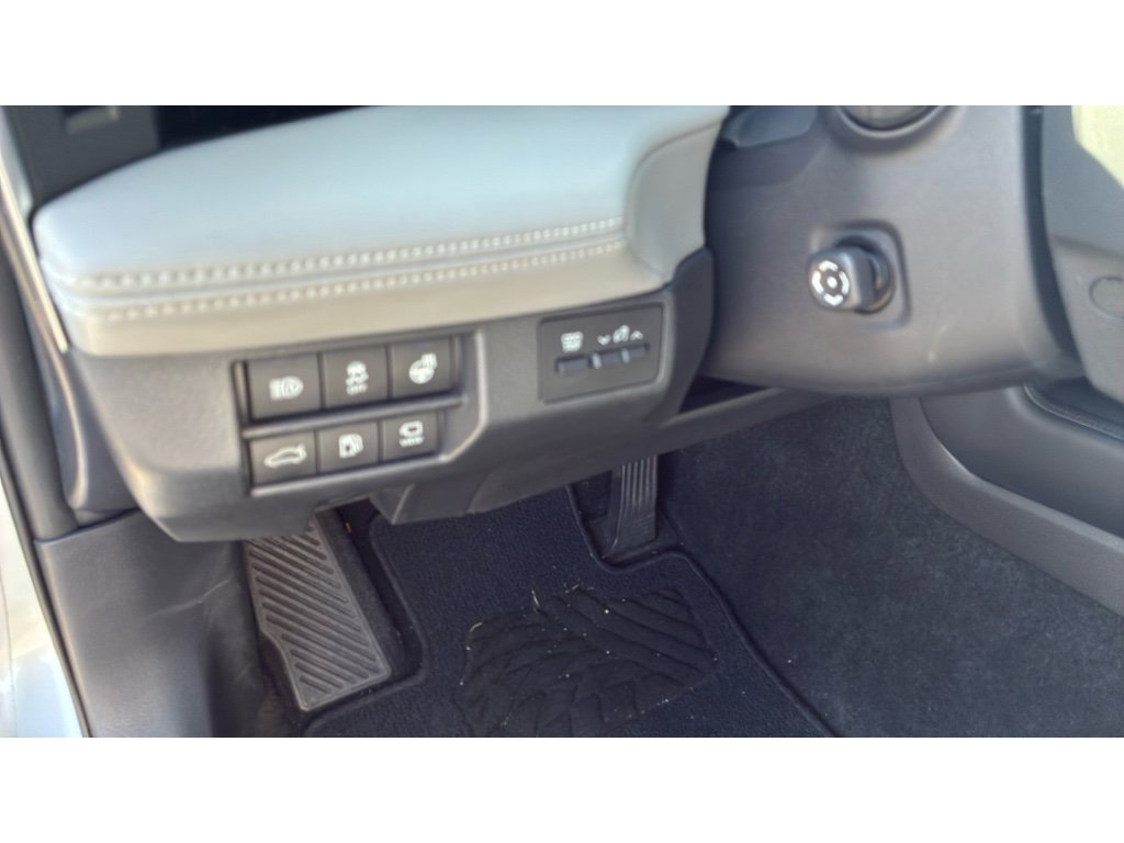 Used 2019 Toyota Avalon Limited w/ Advanced Safety Package image 11