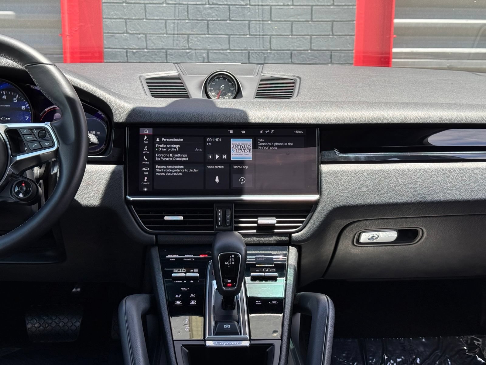 Used 2020 Porsche Cayenne AWD/4WD image 32