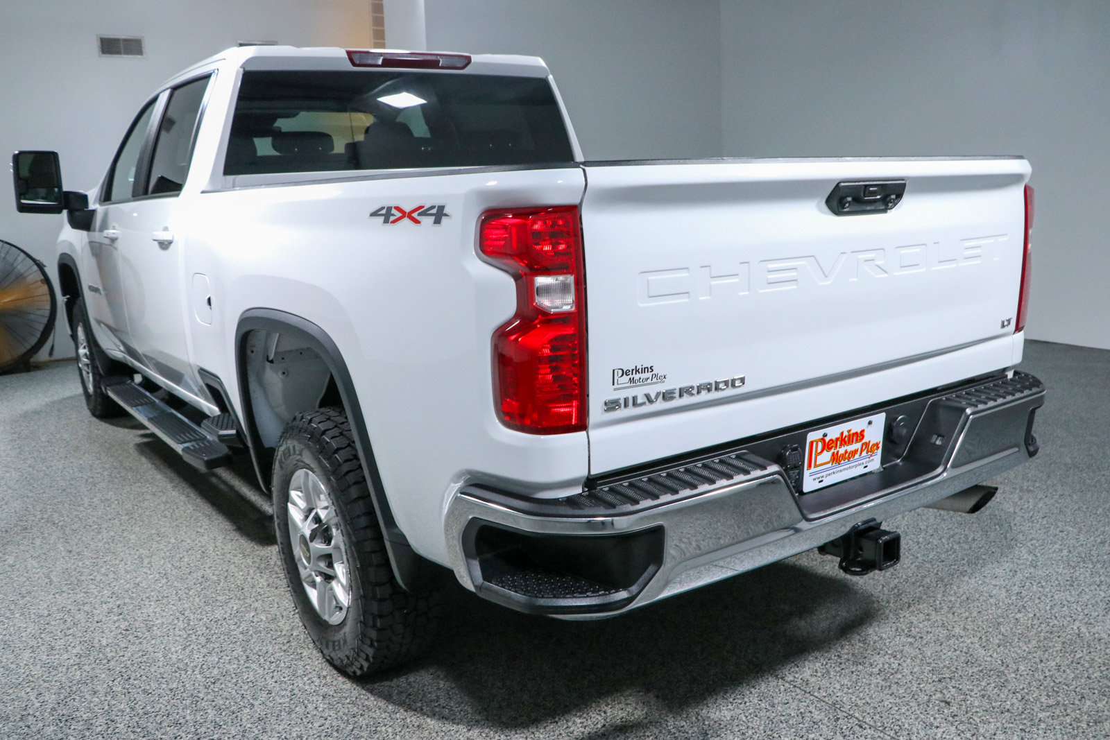 Used 2024 Chevrolet Silverado 2500 LT AWD/4WD image 9