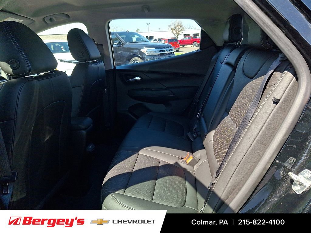 Used 2022 Chevrolet Bolt LT w/ Infotainment Package image 12