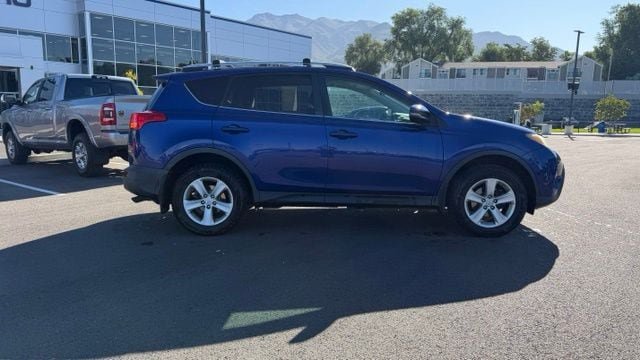 Used 2014 Toyota RAV4 XLE AWD/4WD image 2