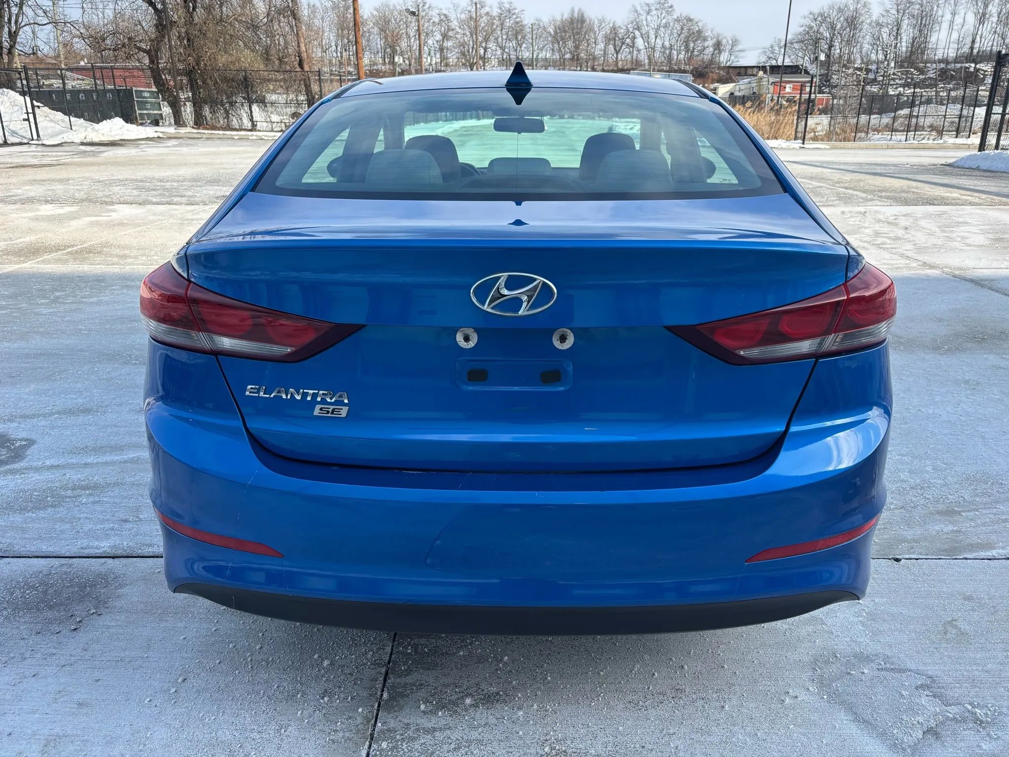 Used 2017 Hyundai Elantra SE image 7