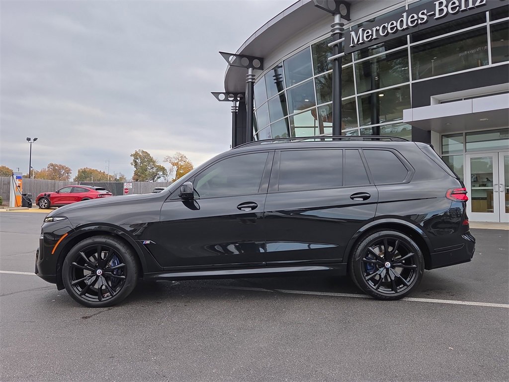 Used 2023 BMW X7 M60i w/ Executive Package image 2
