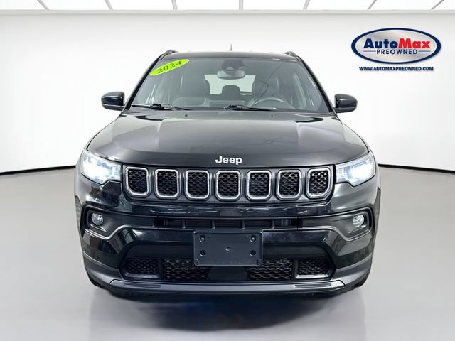 Used 2024 Jeep Compass Latitude AWD/4WD image 6