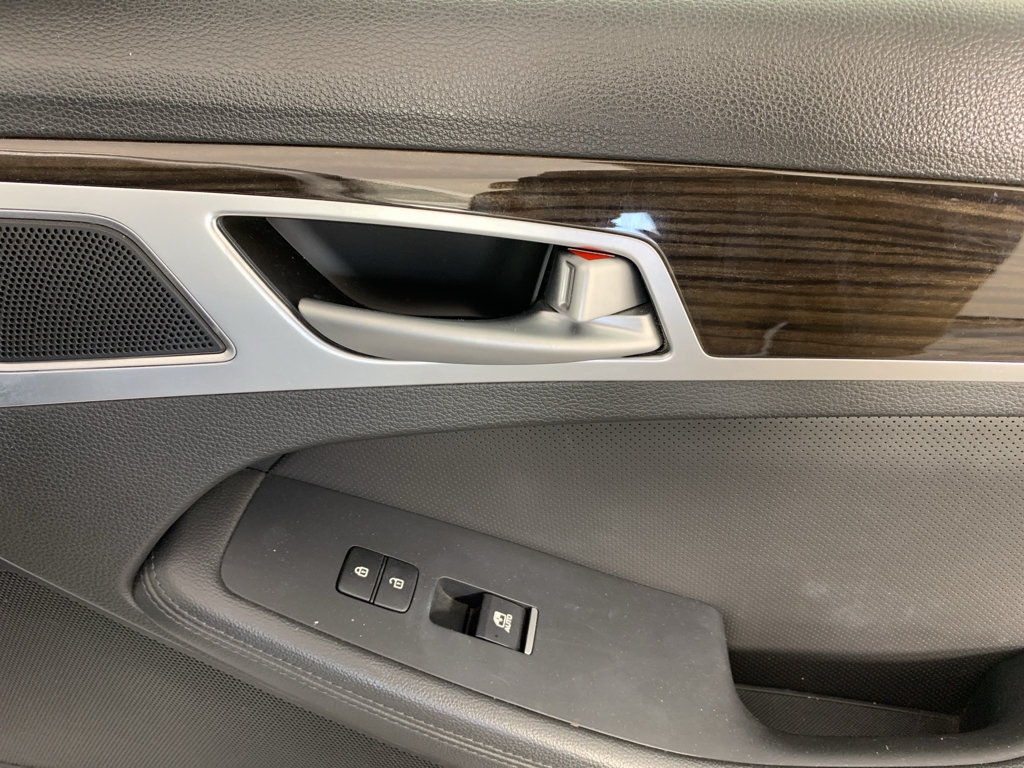 Used 2017 Genesis G80 3.8 AWD/4WD image 38
