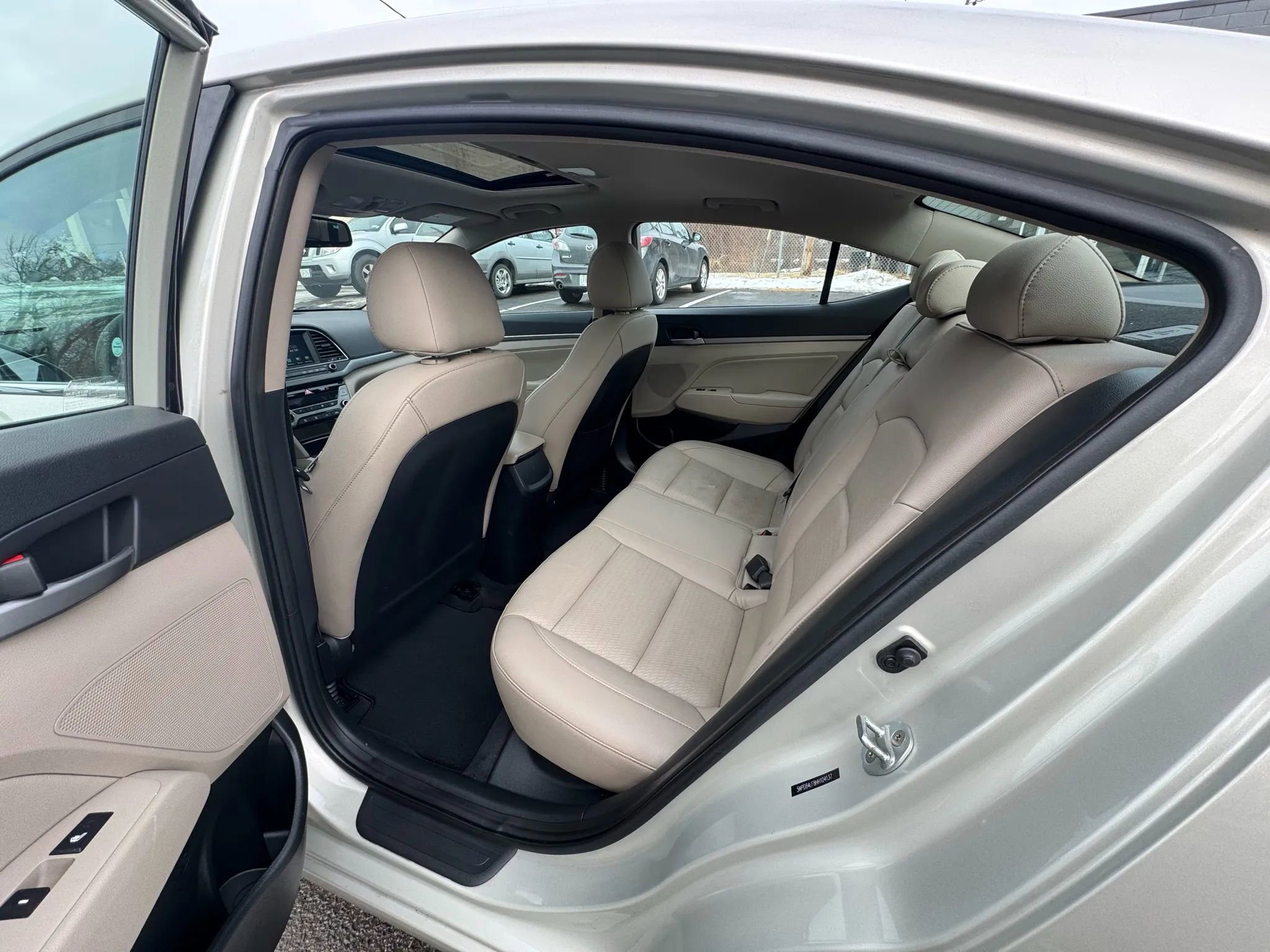 Used 2017 Hyundai Elantra Limited w/ Limited Tech Package 04 image 22