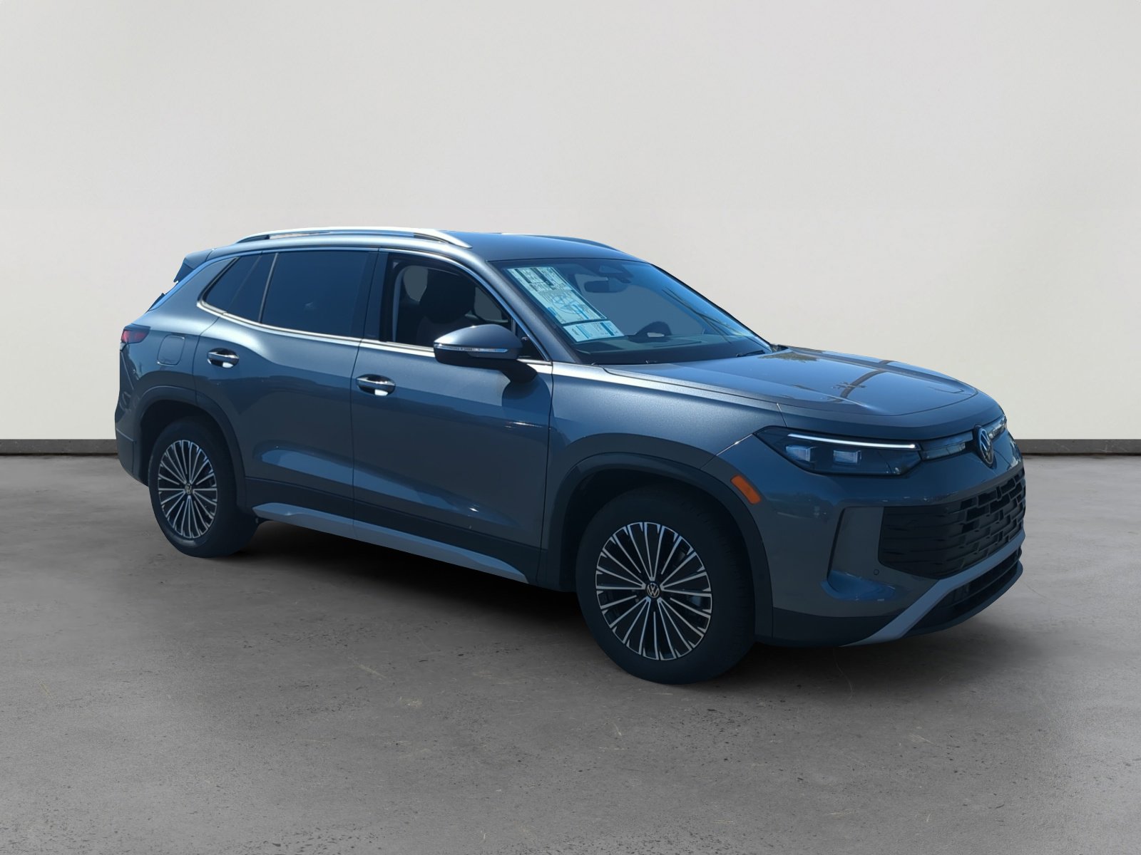 New 2025 Volkswagen Tiguan S image 7