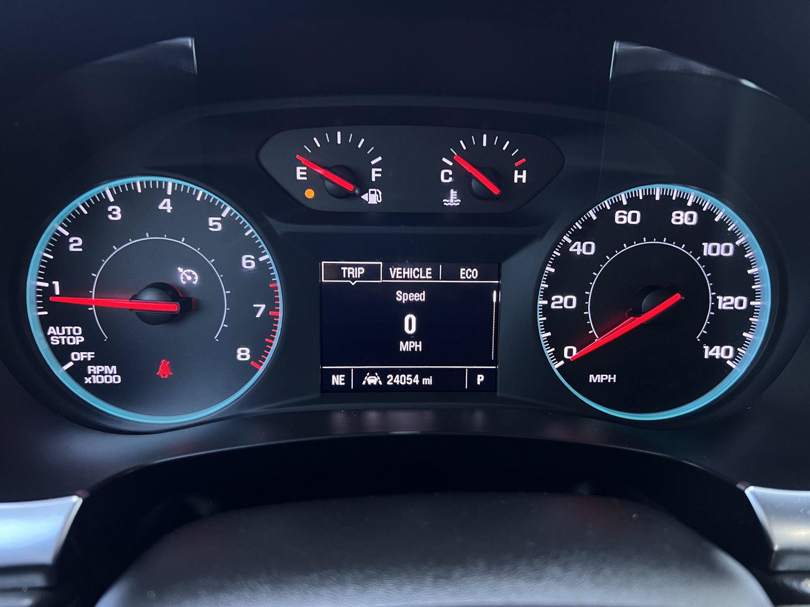 Used 2024 Chevrolet Traverse LT FWD image 2