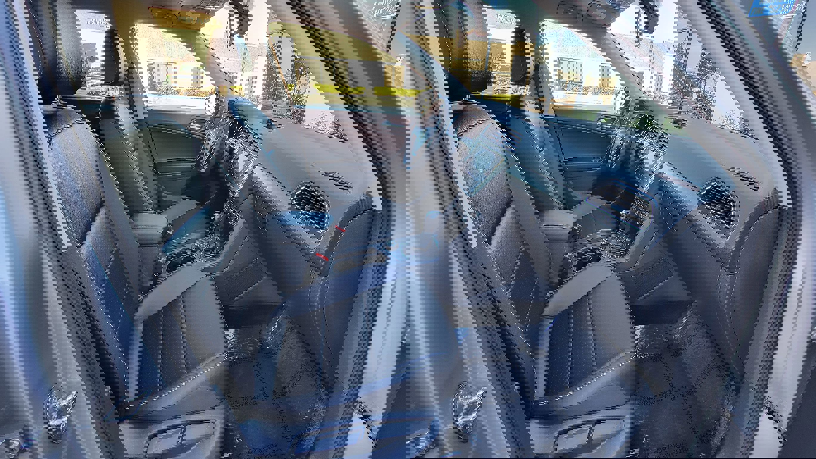 Used 2021 Volkswagen Tiguan SE image 31