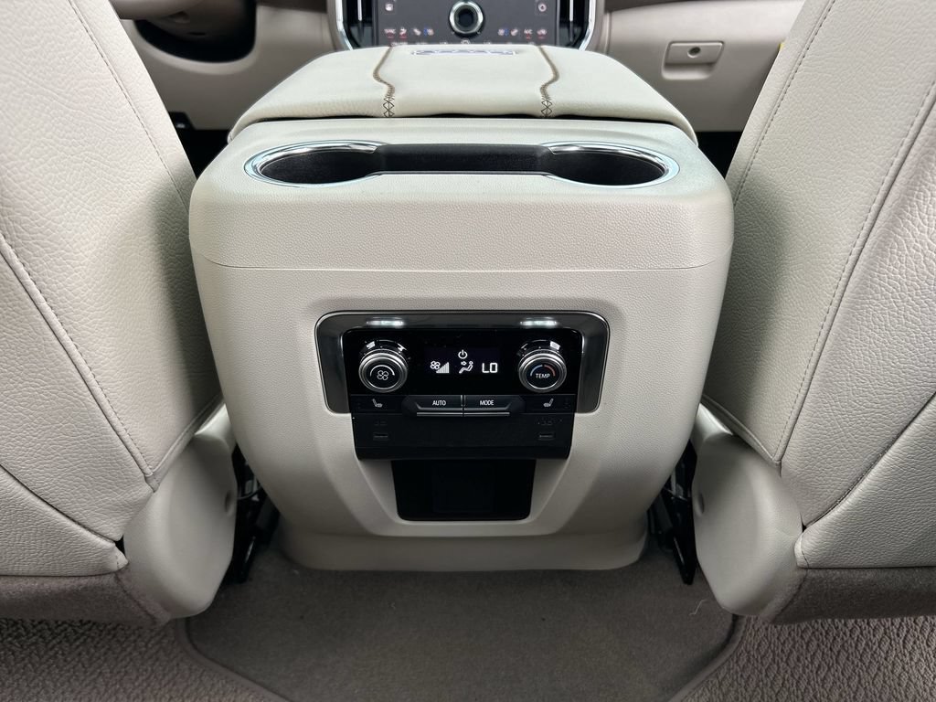 New 2026 GMC Yukon Denali w/ Sun & Power Step Package AWD/4WD image 22