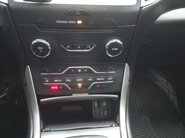 Used 2015 Ford Edge SEL w/ Equipment Group 201A image 18