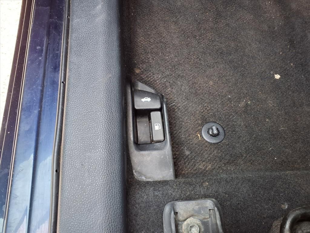 Used 2023 Toyota Corolla LE image 18