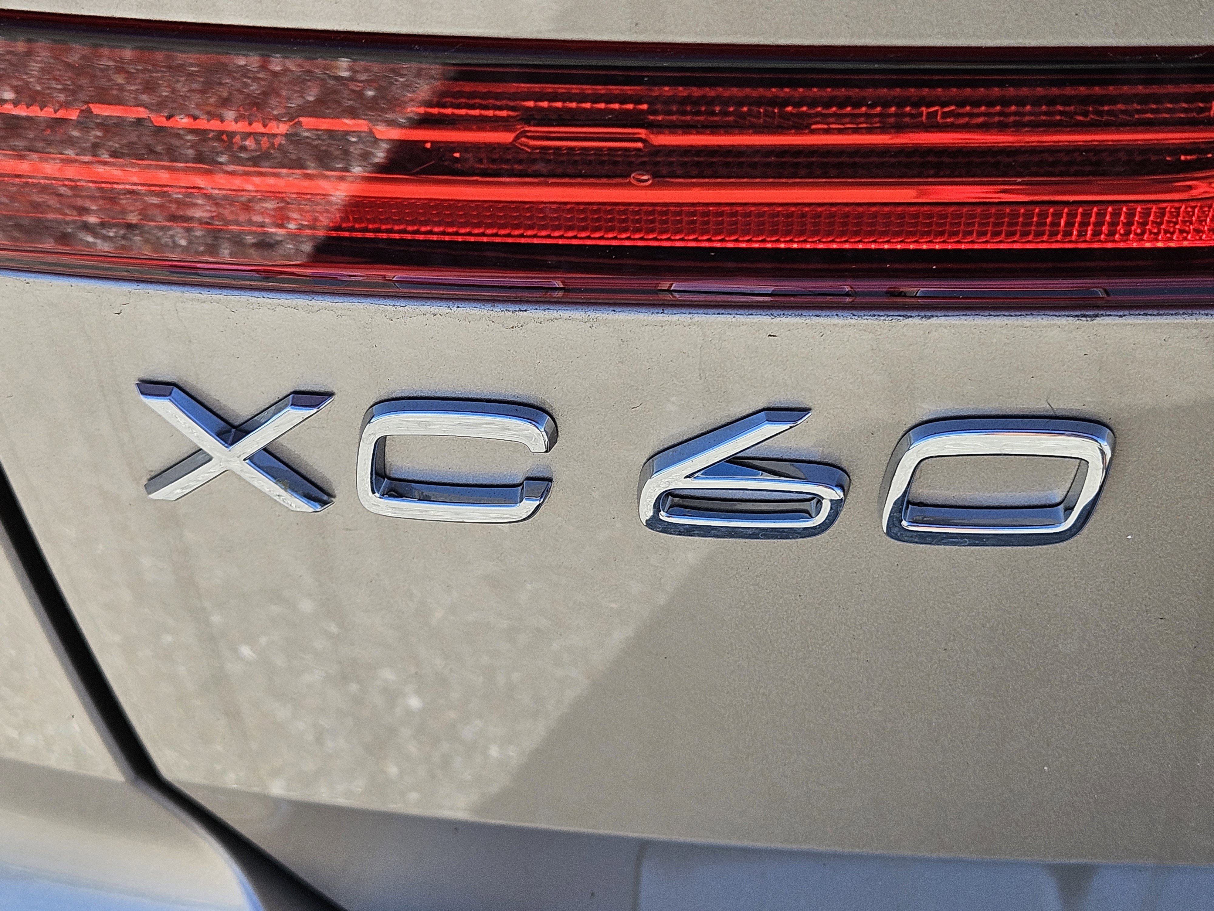 New 2025 Volvo XC60 B5 Plus w/ Protection Package Premier image 11