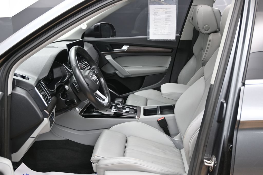 Used 2022 Audi Q5 e Premium w/ Convenience Package AWD/4WD image 22